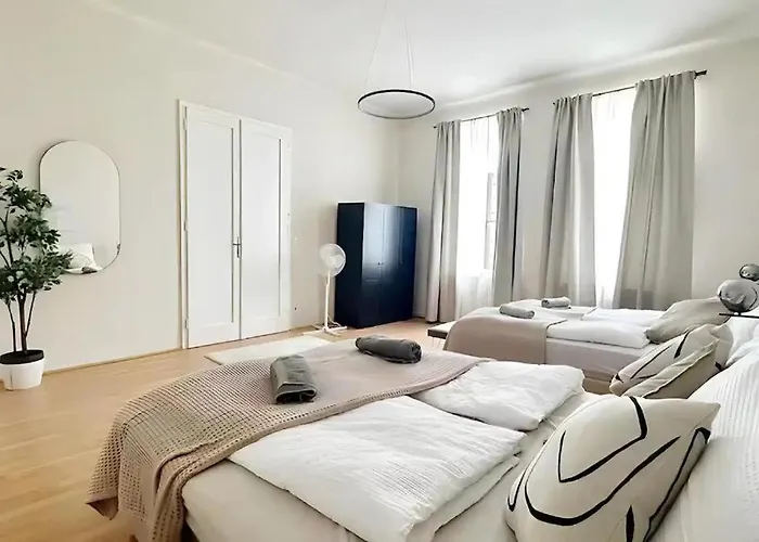 At Belvedere, Location Close To U1 Appartement