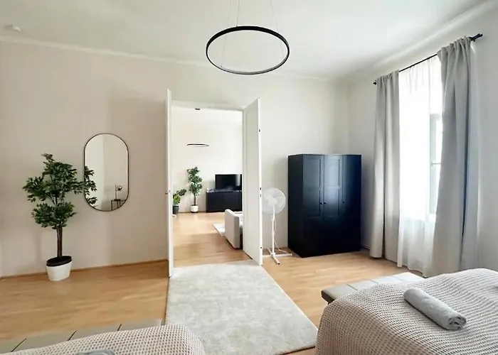 Appartement At Belvedere, Location Close To U1