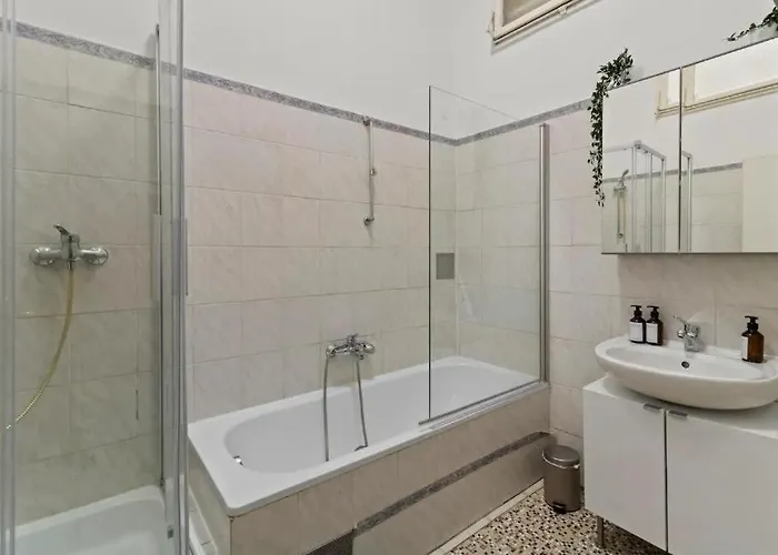 Appartement At Belvedere, Location Close To U1 *
