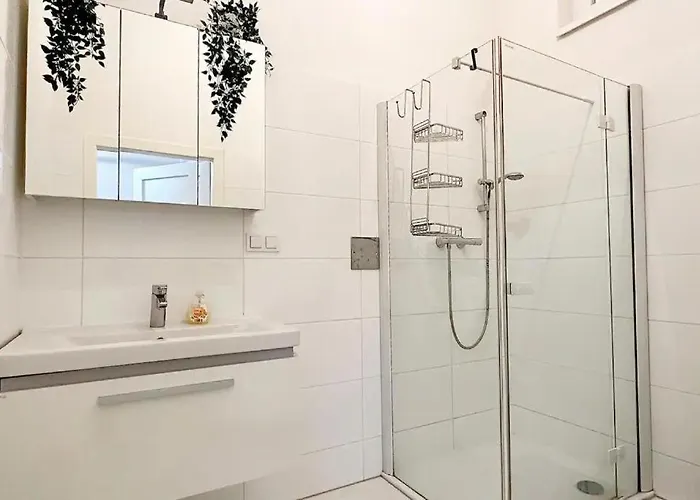 Appartement At Belvedere, Location Close To U1